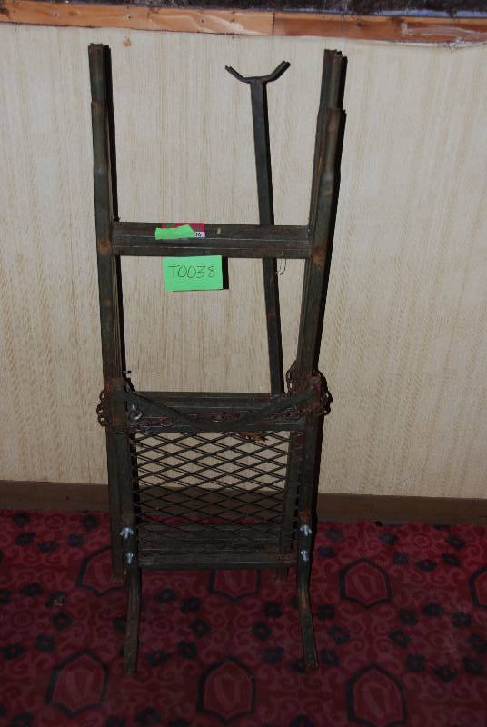 lot 9036 image: Deer Hunting Stand - 12 ft Ladder