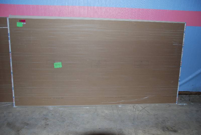 lot 9021 image: Sheetrock 4x8 x 58 - 3 full sheets