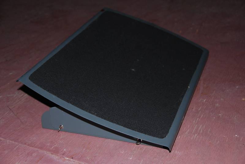 lot 5718 image: 3M Adjustable Footrest - new in box
