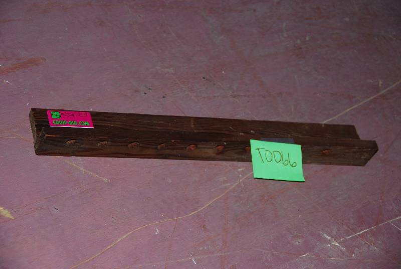 lot 9057 image: Wooden Shelf 25 Screwdriver Tool Shelf