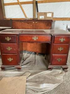 lot 47863 image: Antique Executive Desk