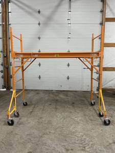 lot 47970 image: Scaffolding 6ft Metal 1000 lb Capacity with Outriggers