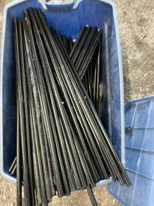 lot 47984 image: Misc Lengths (26 in & 32 in) of Aluminum Ballisters