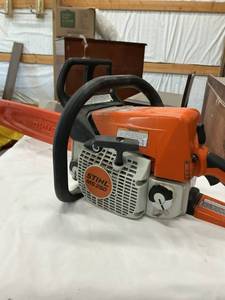 lot 47997 image: STIHL Chainsaw MS250