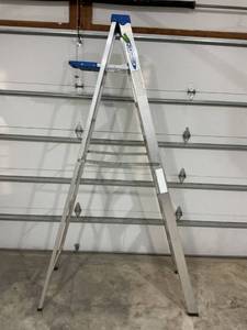 lot 48014 image: 8 Foot Aluminum Step Ladder