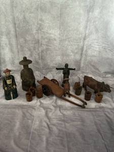 lot 48075 image: Vintage Wood Figurines