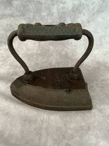 lot 48091 image: Antique Iron #7