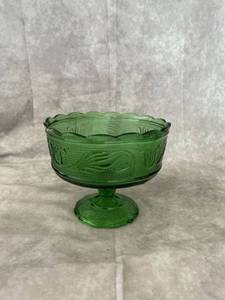 lot 48092 image: Vintage E.O. Brody Embossed Scalloped Rim Green Depression Glass