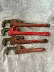 lot 48093 image: Lot of Pipe Wrenches