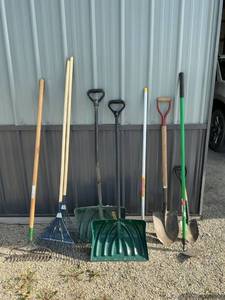 lot 48099 image: Misc Yard Tools