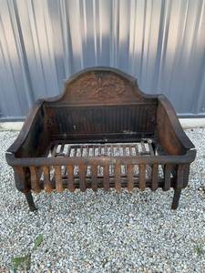 lot 48027 image: Antique Fire Place Insert Cast Iron