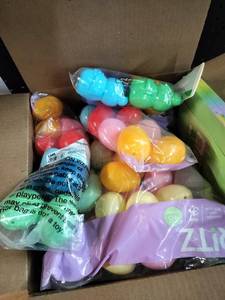 lot 1394 image: Box of Easter Eggs and other Easter Fun