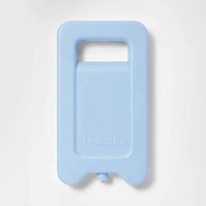 lot 10402 image: Pack of Four Ice Block Refreezable Ice Pack M - Embark�