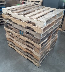 lot 4081 image: Standard 48x40 Wood Shipping Pallets - Lot of 10