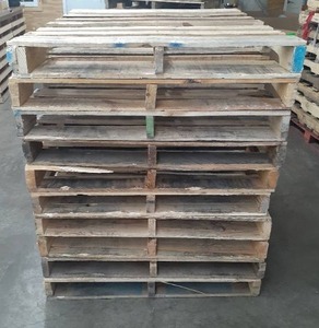 lot 4082 image: Standard 48x40 Wood Shipping Pallets - Lot of 10