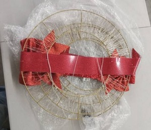 lot 4289 image: Christmas Decoration CM24903 Wire Frame Wreath