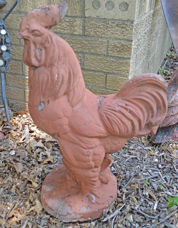 lot 4002 image: Concrete Rooster - Approximately 25 tall