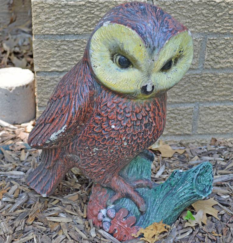 lot 4004 image: Concrete Owl Yard Ornament - Approximately 14.5 tall