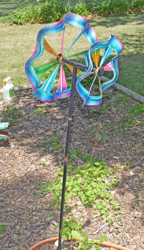 lot 4008 image: Spring Wind Catcher - 43.5 tall
