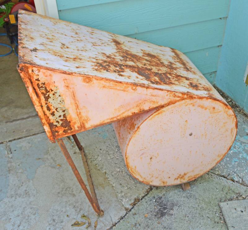 lot 4032 image: Bullet Catcher - Leg needs Repaired
