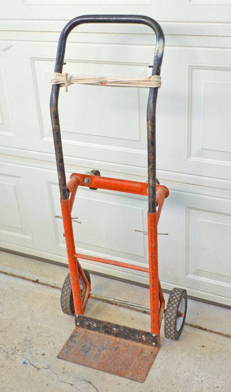 lot 4051 image: 2 Wheel4 Wheel Dolly - Very Cool