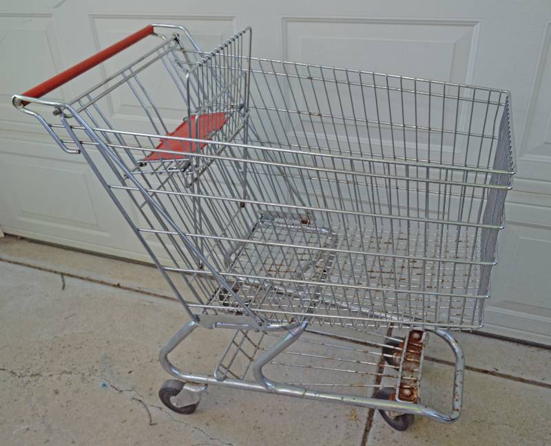 lot 4053 image: Shopping Cart - Neat