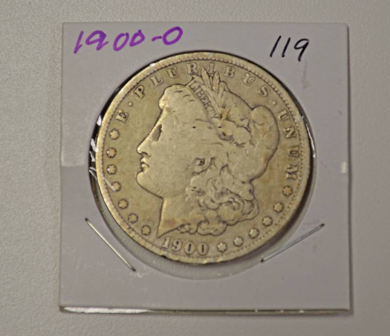 lot 4015 image: 1900-0 Silver Morgan Dollar