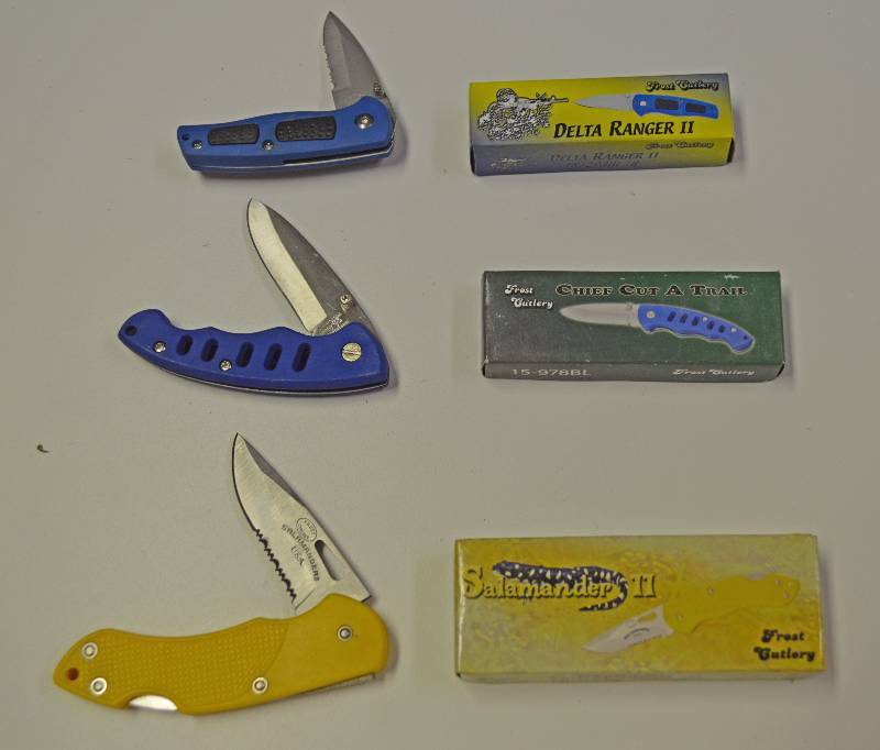 lot 4024 image: Lot of 3 New Pocket Knives