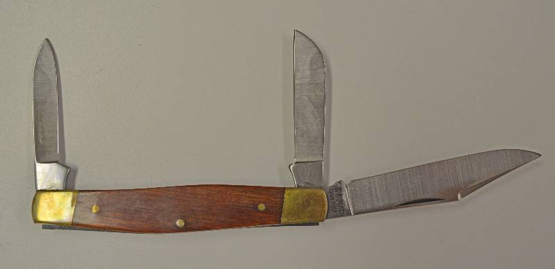 lot 4027 image: Ka-Bar 3 Blade Pocket Knife