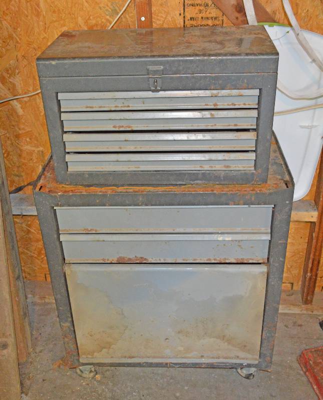 lot 4071 image: 2 Piece Tool Cabinet with Castors - Removable Top Chest