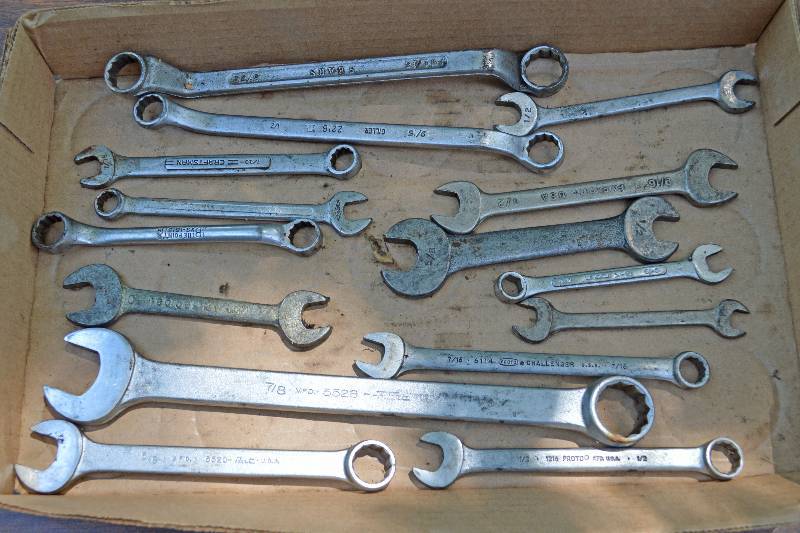 lot 4076 image: Assortment of End Wrenches - Neat