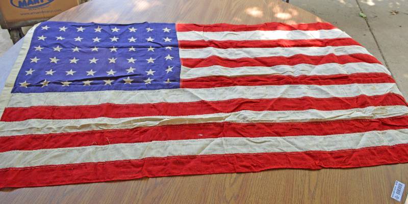 lot 4079 image: United States Flag - 48 Star
