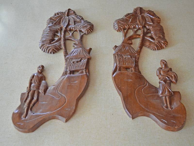 lot 4085 image: 2 Piece Wooden Wall Dcor - Very Cool