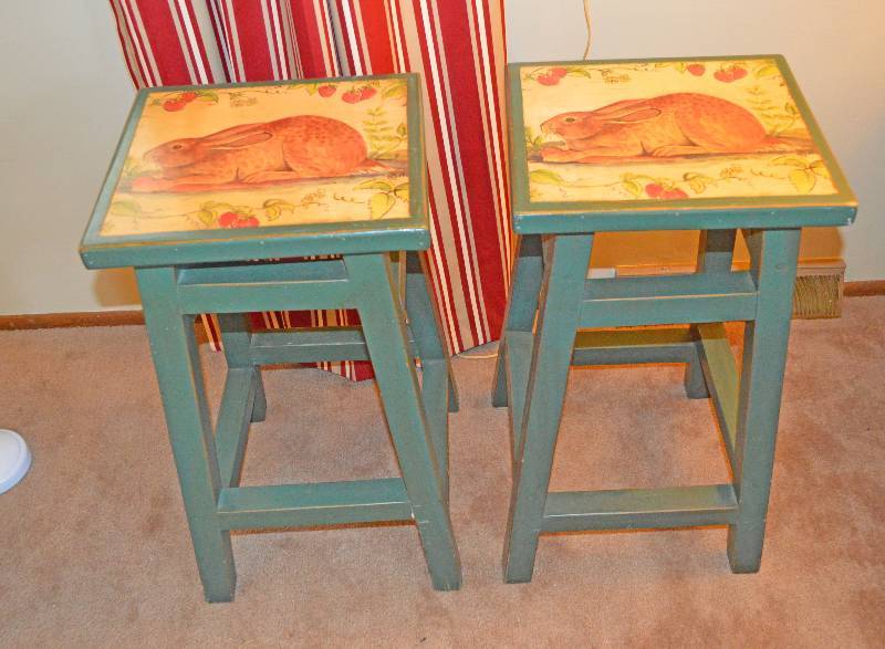 lot 4105 image: Pair of Bar Stools - 28 tall