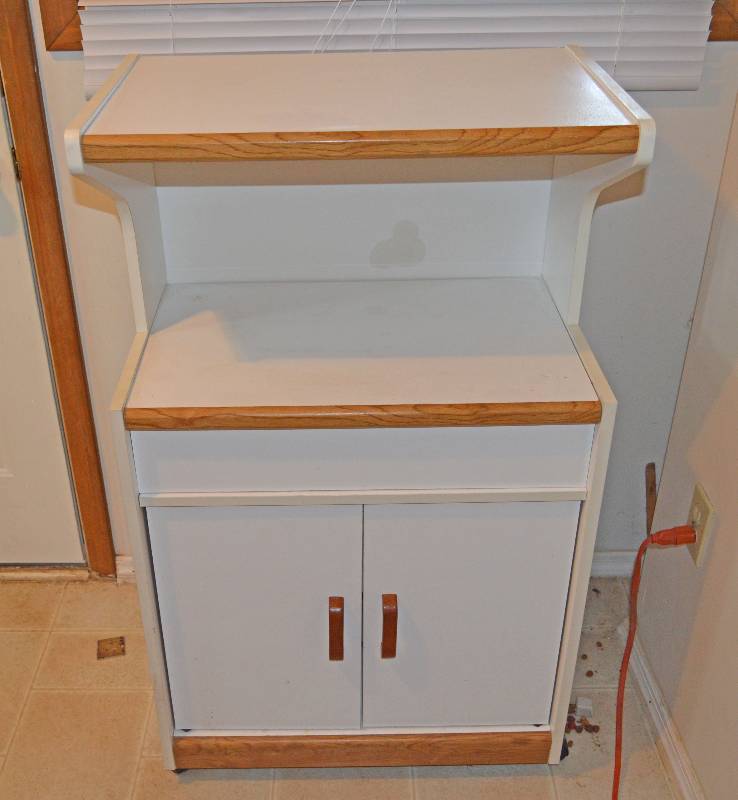 lot 4110 image: White Microwave Stand