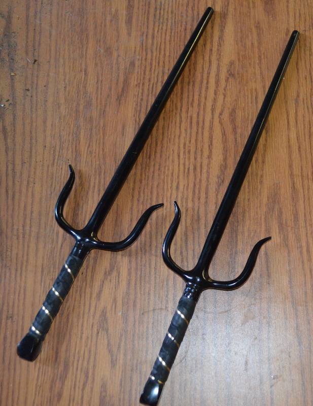 lot 4123 image: Pair of Black Metal Sai- Approximately 15.25 Long- Check it Out - Martial Arts Weapons