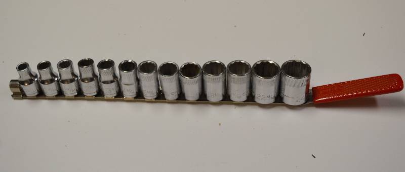 lot 4126 image: 16 Piece Craftsman Socket Set- Drive Metric- 9-27, 30-32 mm- Wow