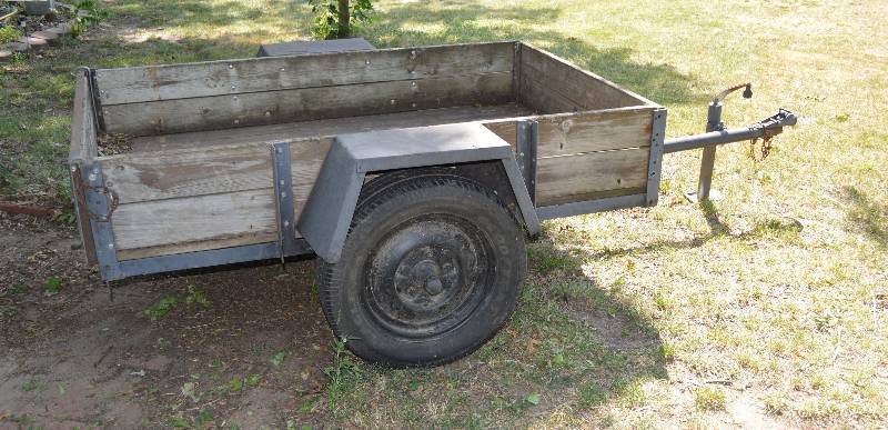 lot 4000 image: 2 Wheel Utility Trailer- with a 1-78 Hitch - Very Handy
