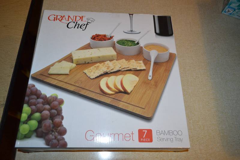 lot 4141 image: Gourmet 7 Piece Bamboo Serving Tray- Wow