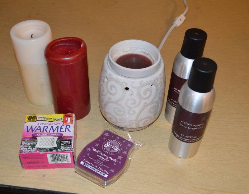 lot 4142 image: Scentsy Warmer, Candles, and Home Fragrence- Cool