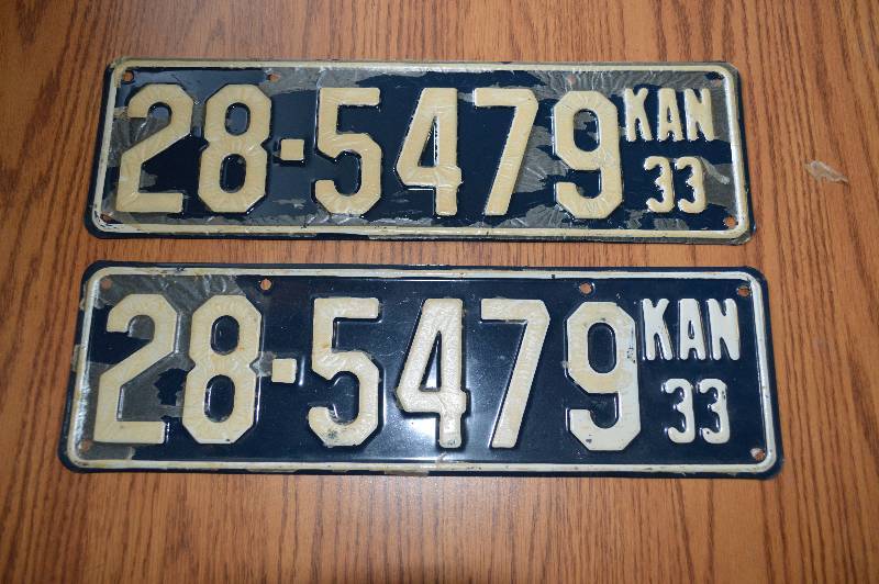 lot 4150 image: Lot of 2 Matching 1933 Kansas License Plates- Check it Out