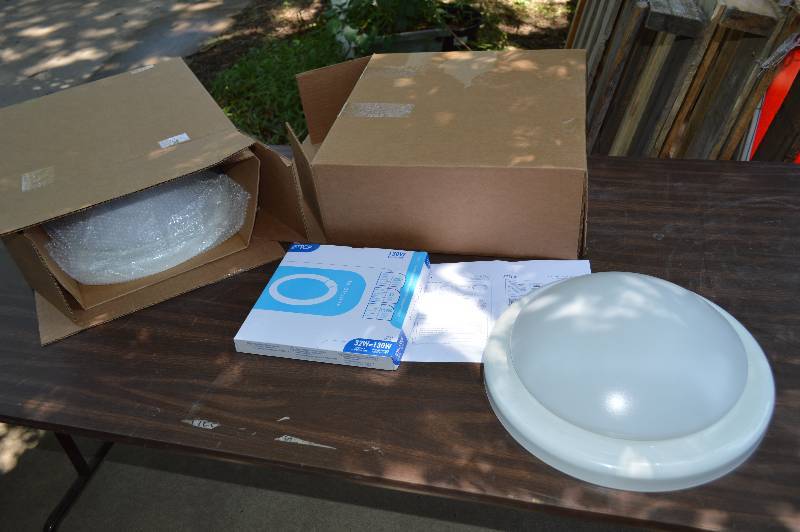 lot 4175 image: Lot of 2 New in Box Light Fixtures w Bulbs- Check it Out