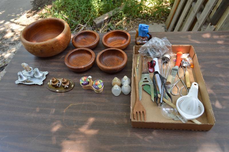 lot 4178 image: Kitchen Items- Wooden Bowl Set, Salt and Pepper Shakers, and More See Photos