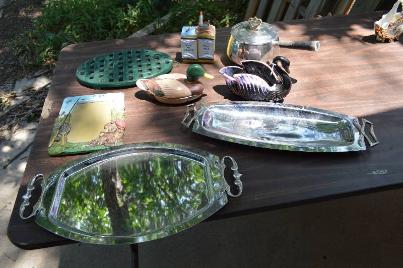 lot 4189 image: Ducks, Trays, and Misc. Dcor- Take a Look