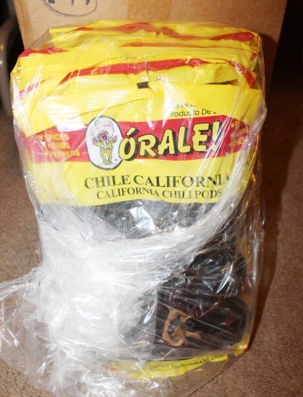 lot 4236 image: Lot of 12 Count California Chili Pods - 3 oz bags