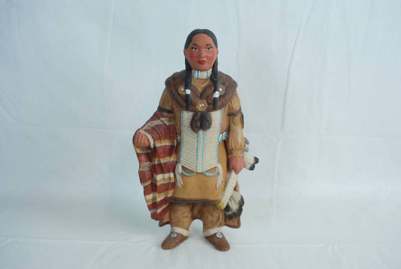lot 2057 image: Native American Indian Woman Figurine - Very nice