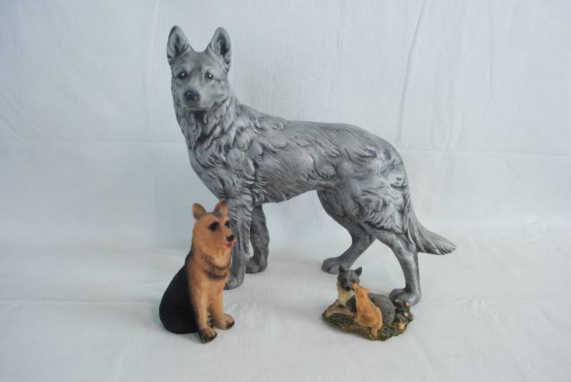 lot 2074 image: Lot of 3 Dog  German Shepherd Figurines