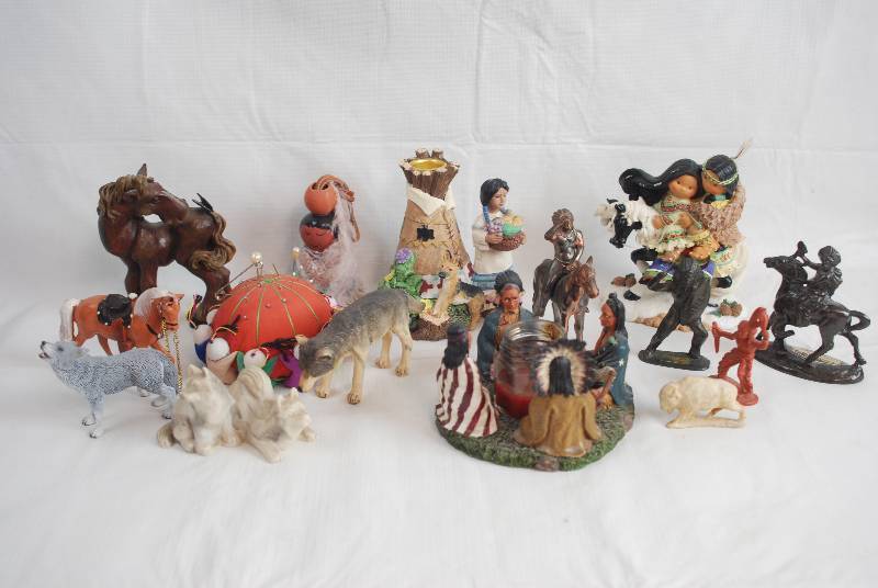 lot 2399 image: Large Lot of Native American Indian Collectibles - See pics for details