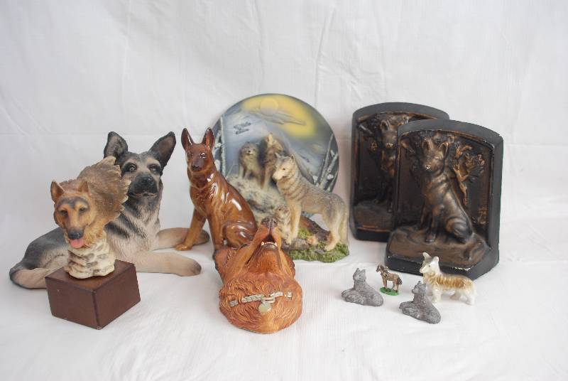 lot 2400 image: Lot of German Shepherd and Wolf Collectibles - Book Ends, Statues and More Some made in Japan