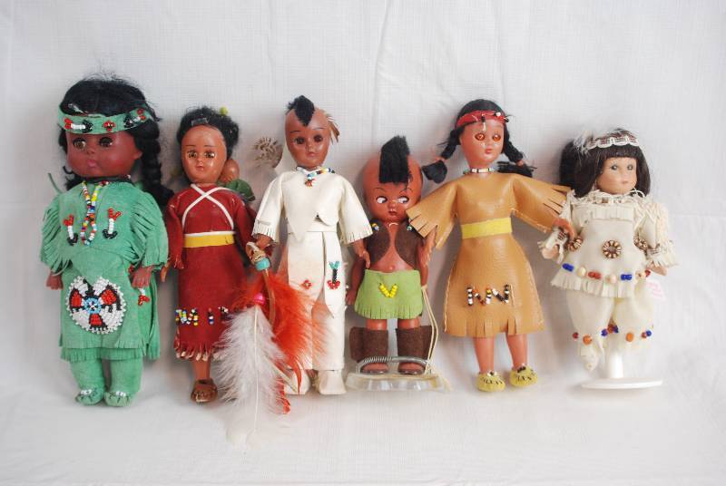 lot 2414 image: Lot of Native American Indian Dolls - See pics